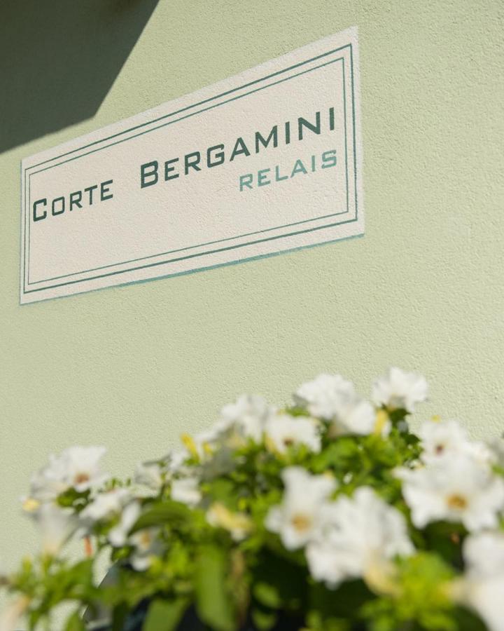 Relais Corte Bergamini ペスキエーラ・デル・ガルダ エクステリア 写真